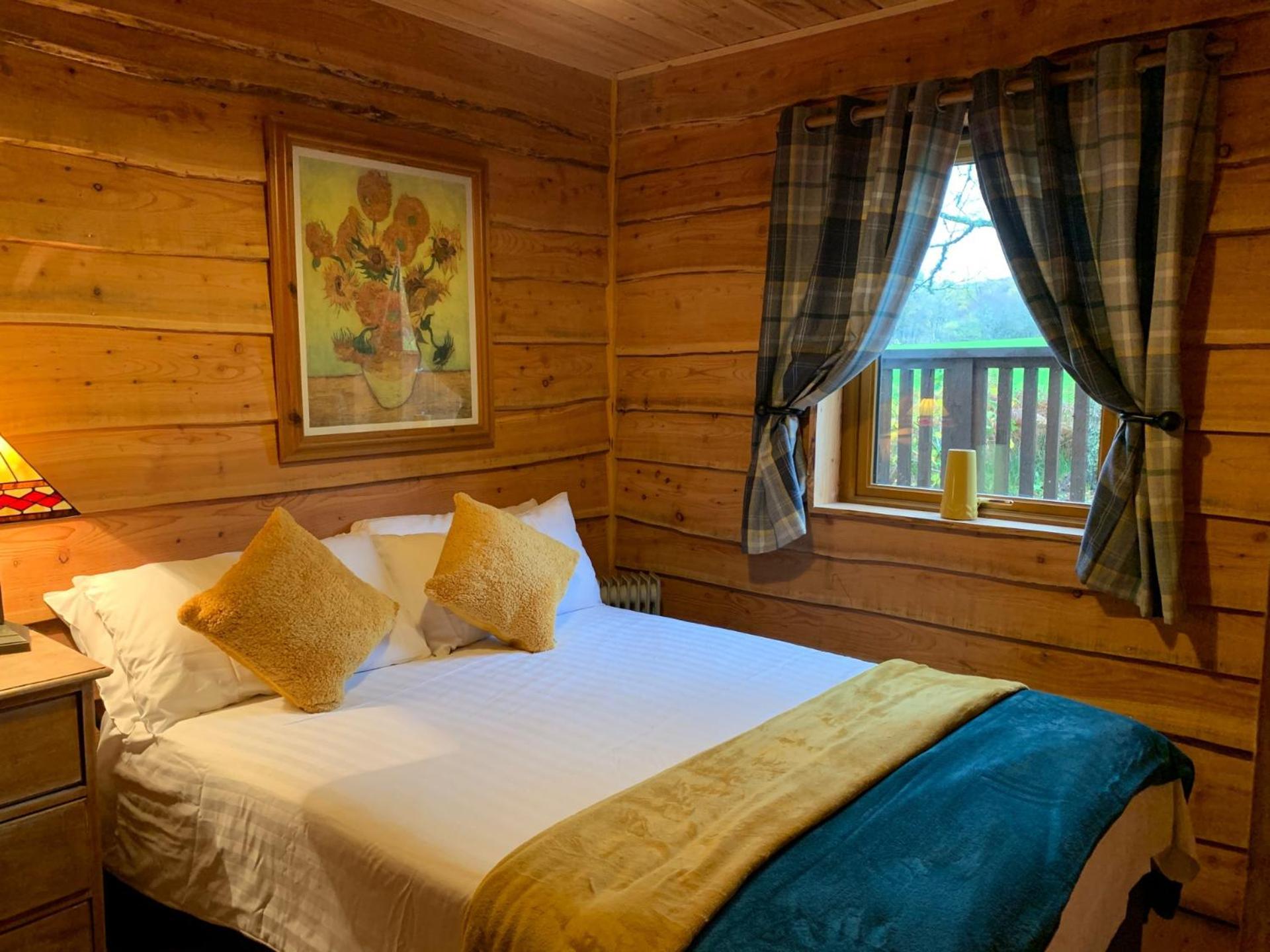 Loch Aweside Forest Cabins Dalavich Rum bild